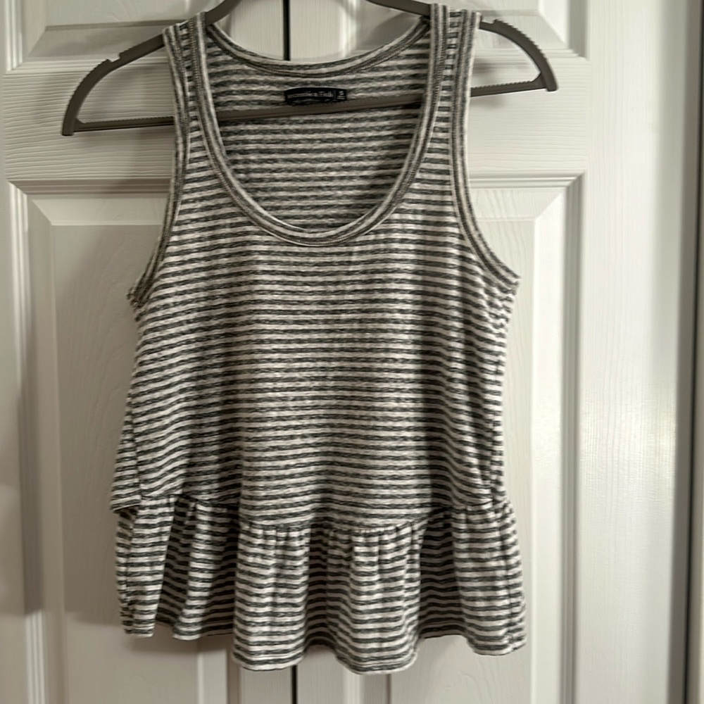 Abercrombie & Fitch Flowy Tank Top Size Small Gray & White